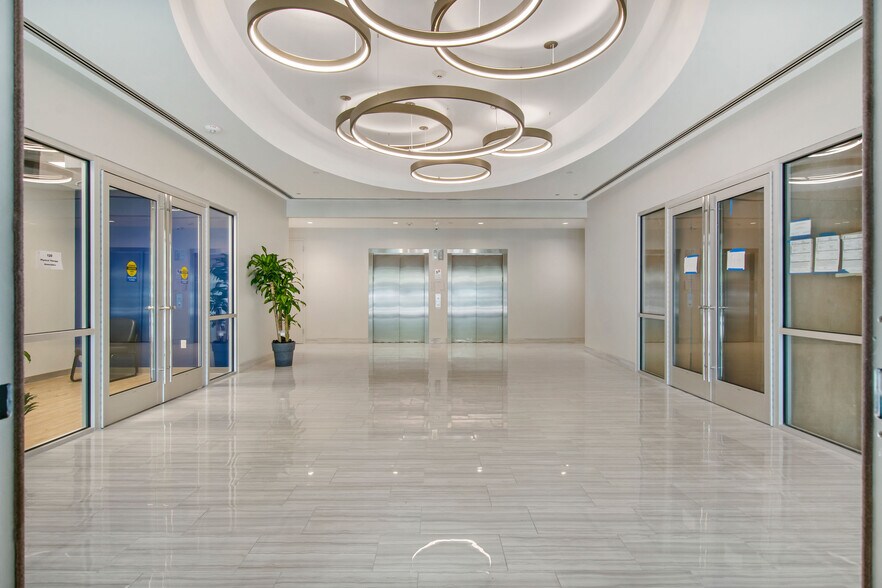 1020 Riverwood Ct, Conroe, TX à louer - Photo intérieure – Image 3 sur 15