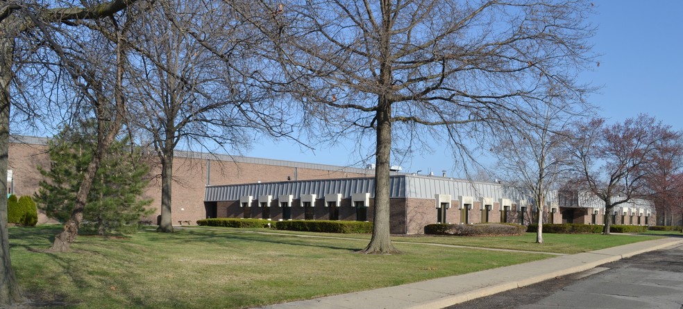 30500 Cypress Rd, Romulus, MI à louer - Photo de l’immeuble – Image 3 sur 7