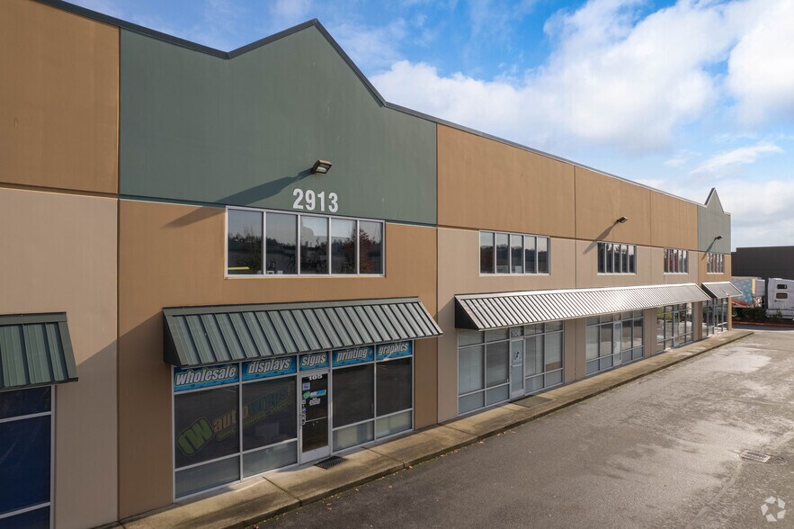 2913 142nd Ave E, Sumner, WA à louer - Photo de l’immeuble – Image 1 sur 14
