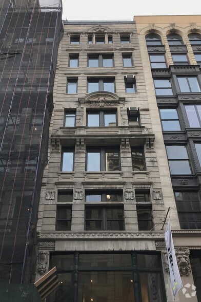 18 E 17th St, New York, NY à louer - Photo de l’immeuble – Image 3 sur 10