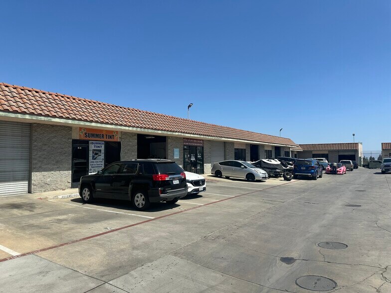 1710 W Foothill Blvd, Upland, CA à vendre - Photo de l’immeuble – Image 2 sur 5