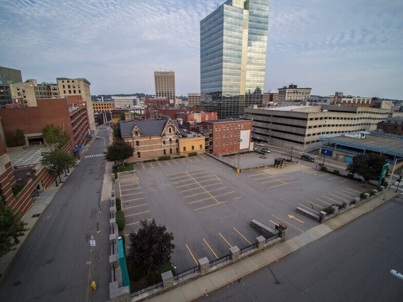 Land Parcel Development portefeuille de 2 biens à vendre sur LoopNet.fr - Aérien – Image 1 sur 3