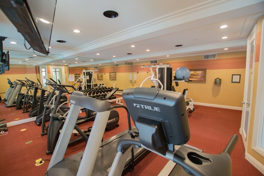 415 Laurel St, San Diego, CA à louer - Photo intérieure – Image 3 sur 5