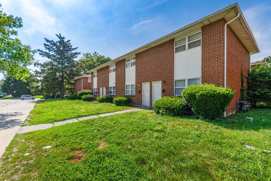 3105 Clairpoint Ct, Columbus, OH à vendre - Photo de l’immeuble – Image 3 sur 5