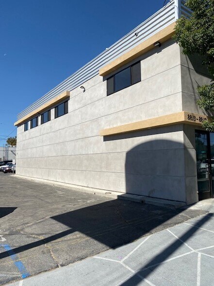 8813-8817 Reseda Blvd, Northridge, CA à louer - Photo de l’immeuble – Image 3 sur 4