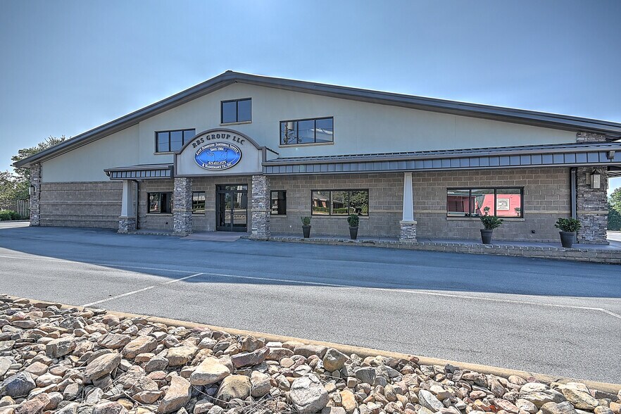 317 Bluff City Hwy, Bristol, TN à vendre - Photo de l’immeuble – Image 3 sur 71