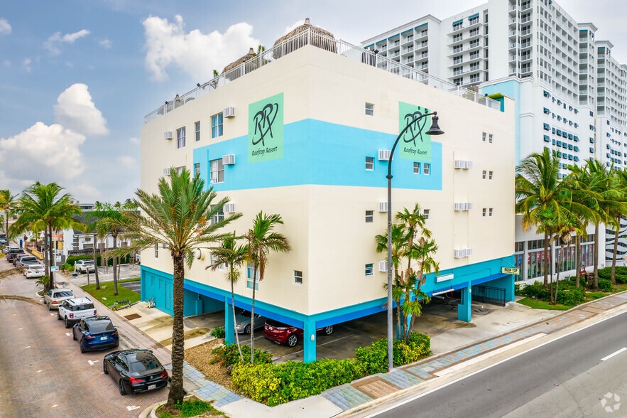 1215 N Ocean Dr, Hollywood, FL à vendre - Photo principale – Image 1 sur 14