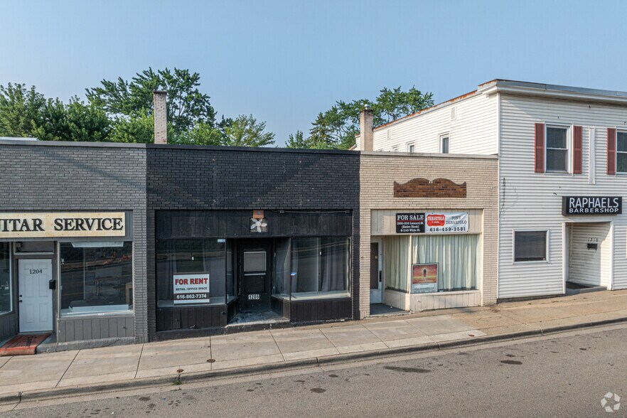 1200-1210 Leonard St, Grand Rapids, MI à vendre - Photo de l’immeuble – Image 3 sur 4