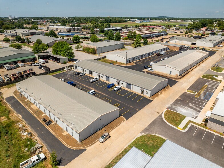 2380 Worth Ln, Springdale, AR à louer - Photo de l’immeuble – Image 3 sur 5