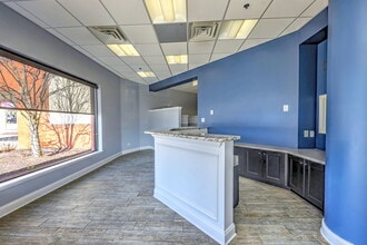 236 Boston Post Rd, Orange, CT à louer Photo intérieure– Image 2 sur 58