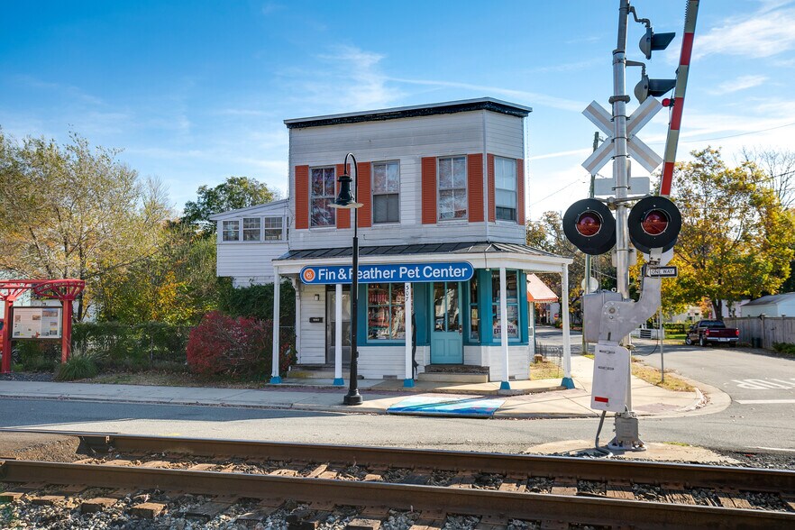 307 Railroad Ave, Ashland, VA à vendre - Photo de l’immeuble – Image 2 sur 48