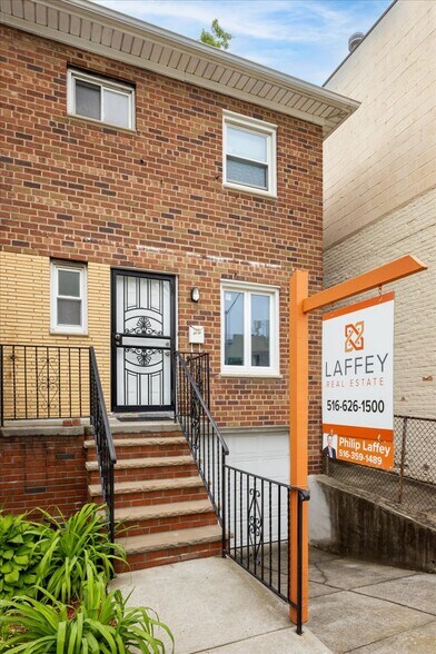 25-31-25-33 Francis Lewis Blvd, Flushing, NY à vendre - Photo de l’immeuble – Image 2 sur 33