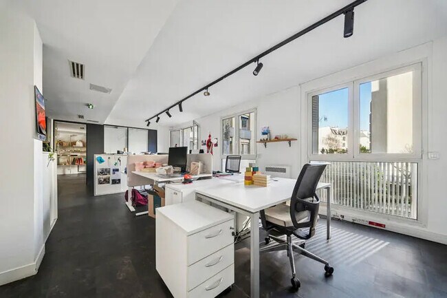 Plus de détails pour 38 Rue Brunel, Paris - Bureau à louer