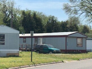 Plus de détails pour 1800 Windsor, Newton, KS - Logement à vendre