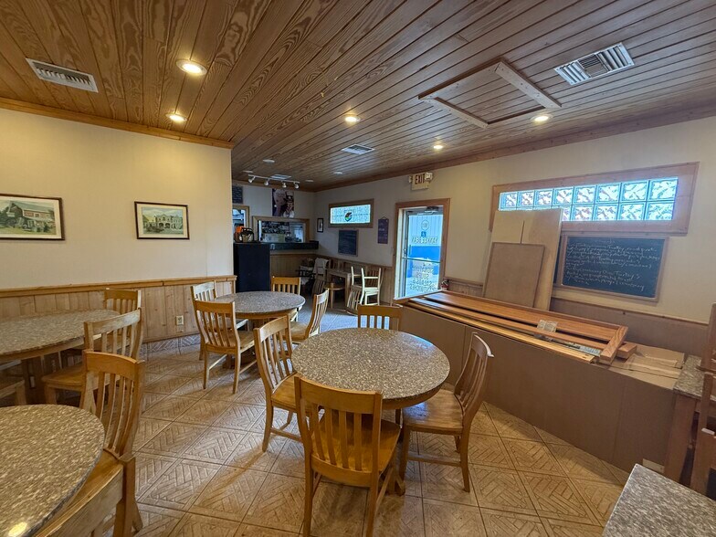 903 Pinellas Ave S, Tarpon Springs, FL à vendre - Photo de l’immeuble – Image 3 sur 3