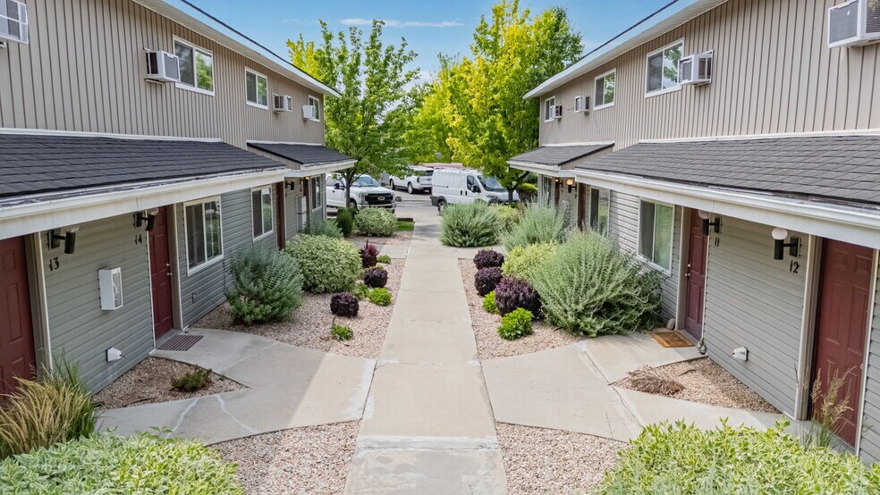 1617-1633 12th Ave Rd, Nampa, ID à vendre - Photo de l’immeuble – Image 2 sur 3