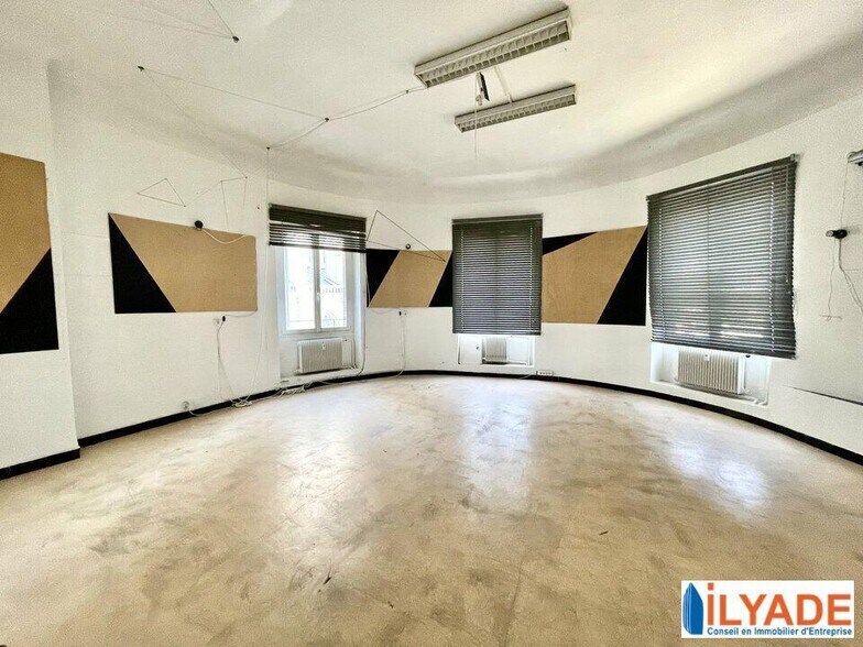 2 Boulevard De La Liberation, Marseille à louer - Photo de l’immeuble – Image 2 sur 12