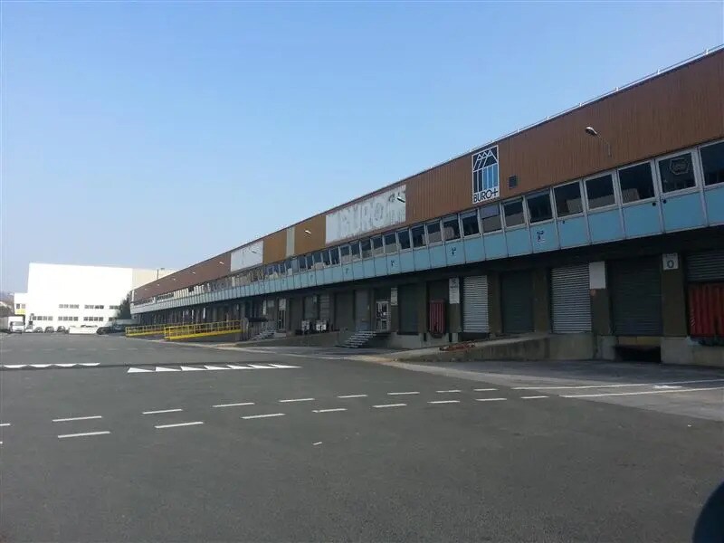 Industriel/Logistique dans Rosny-sous-Bois à louer Photo de l’immeuble– Image 1 sur 5