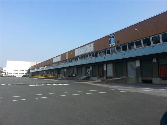 Plus de détails pour Industriel/Logistique à louer