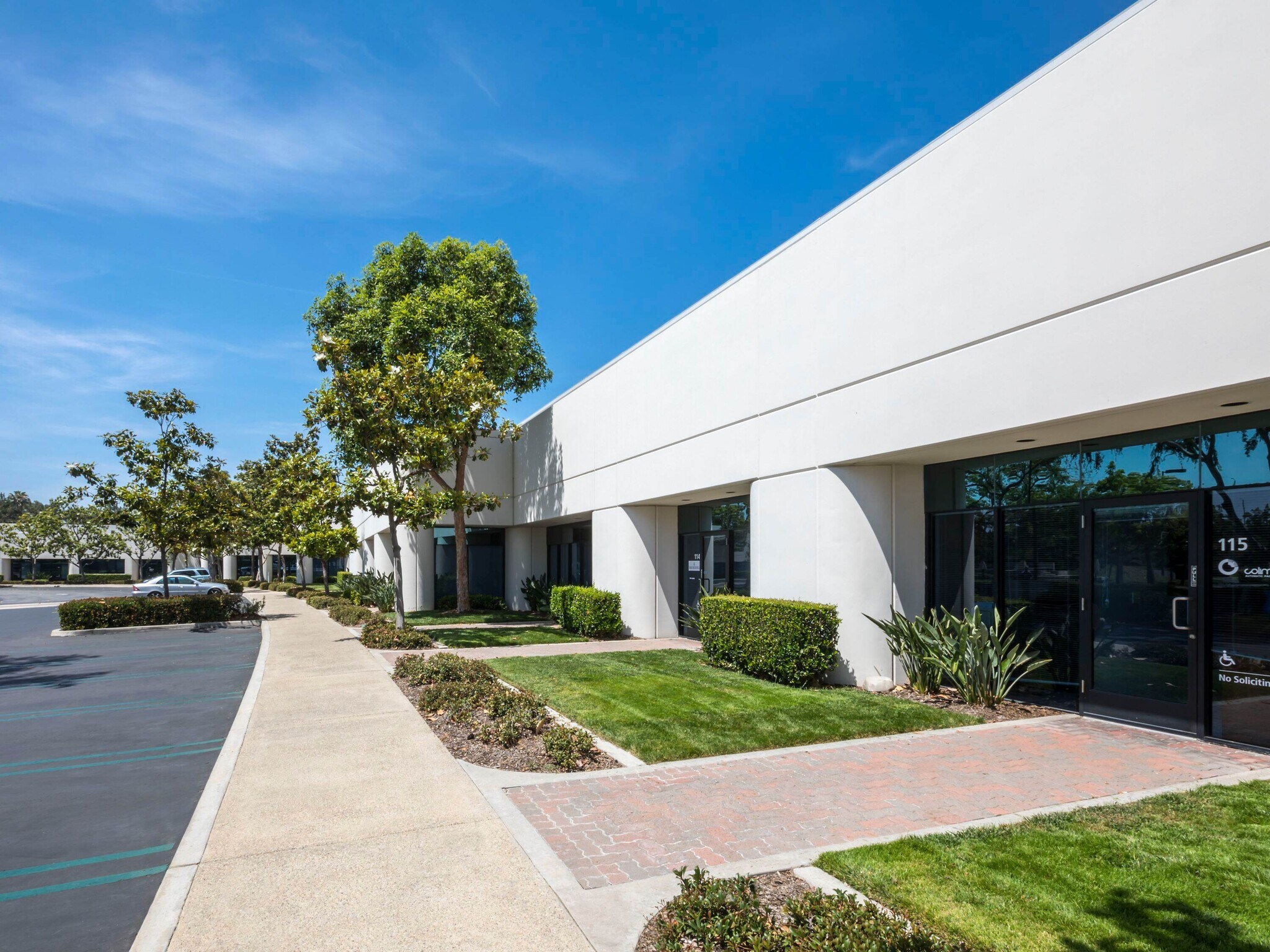 9272 Jeronimo Rd, Irvine, CA à louer Photo principale– Image 1 sur 5