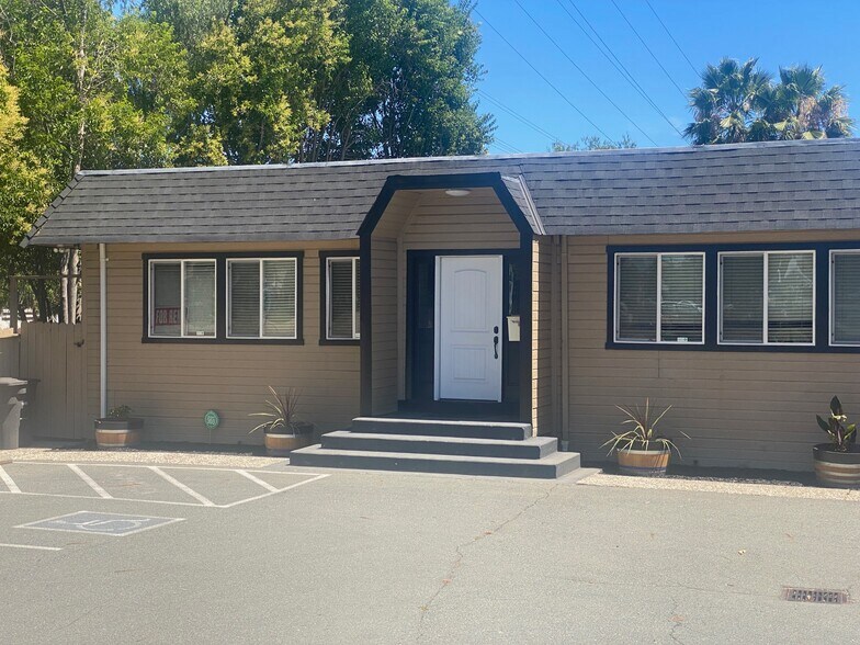 5375 Clayton Rd, Concord, CA à vendre - Photo de l’immeuble – Image 3 sur 12