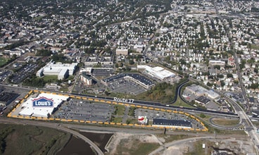 84 Rt 17, East Rutherford, NJ - VUE AÉRIENNE  vue de carte