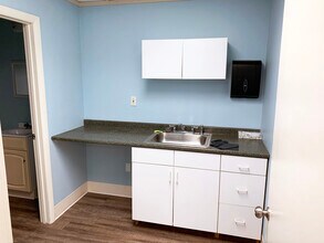 210 West Rd, Portsmouth, NH à louer Photo intérieure– Image 2 sur 4