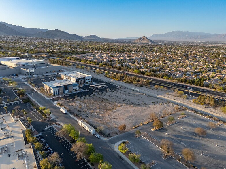 1460 Center Crossing Rd, Las Vegas, NV à vendre - Photo de l’immeuble – Image 3 sur 5