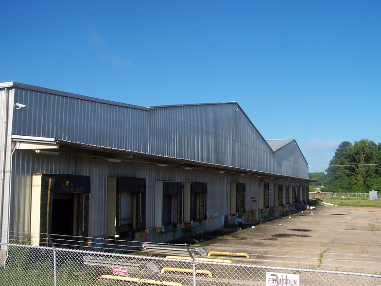 133 Yorkville Rd E, Columbus, MS à louer - Photo de l’immeuble – Image 3 sur 7