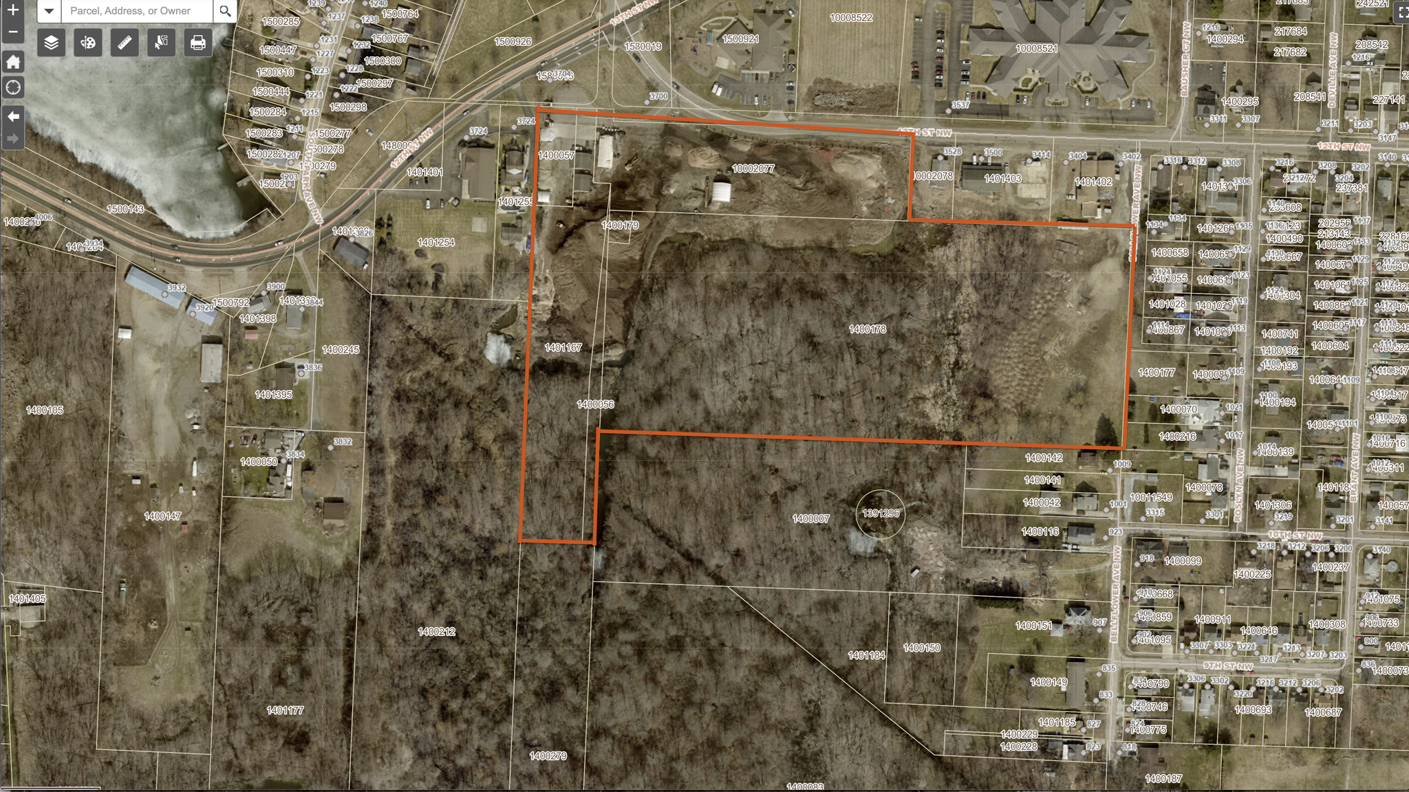 3704 12th St NW, Canton, OH à vendre Photo principale– Image 1 sur 12