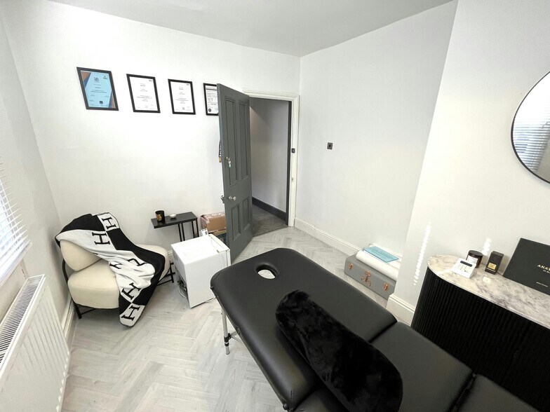 6 George St, Alderley Edge à louer - Photo de l’immeuble – Image 3 sur 7