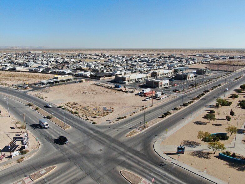 Pebble Hills Blvd, El Paso, TX à louer - Photo de l’immeuble – Image 3 sur 3