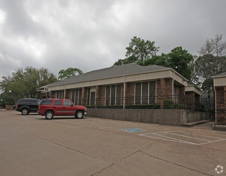 5620 SW Green Oaks Blvd, Arlington, TX à vendre - Photo principale – Image 1 sur 2