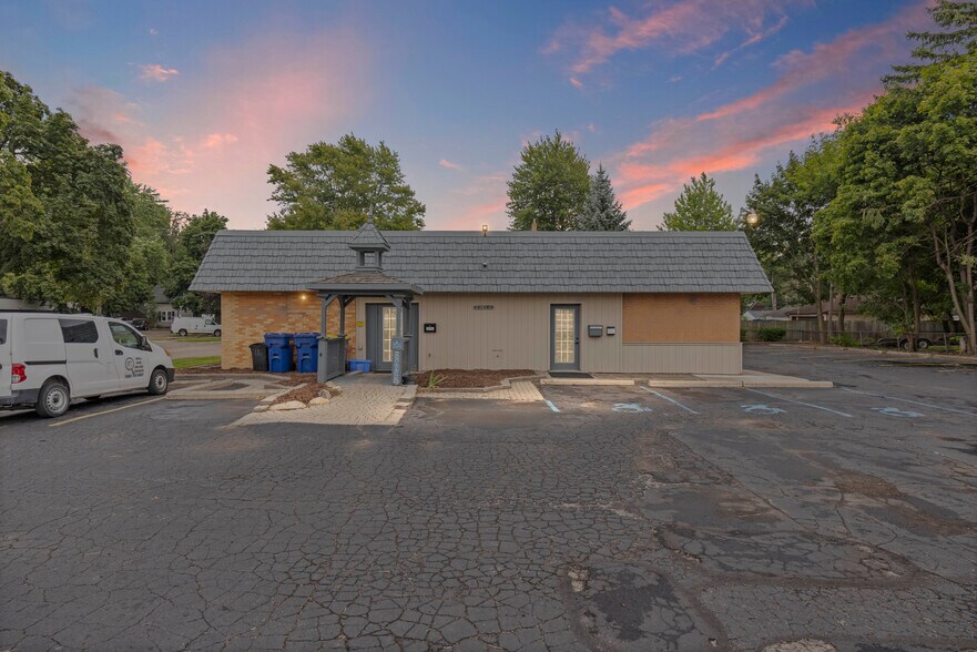 230 North Ave, Mount Clemens, MI à vendre - Photo de l’immeuble – Image 2 sur 21