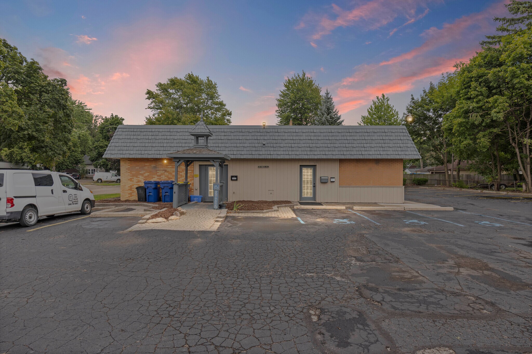 230 North Ave, Mount Clemens, MI à vendre Photo de l’immeuble– Image 1 sur 22