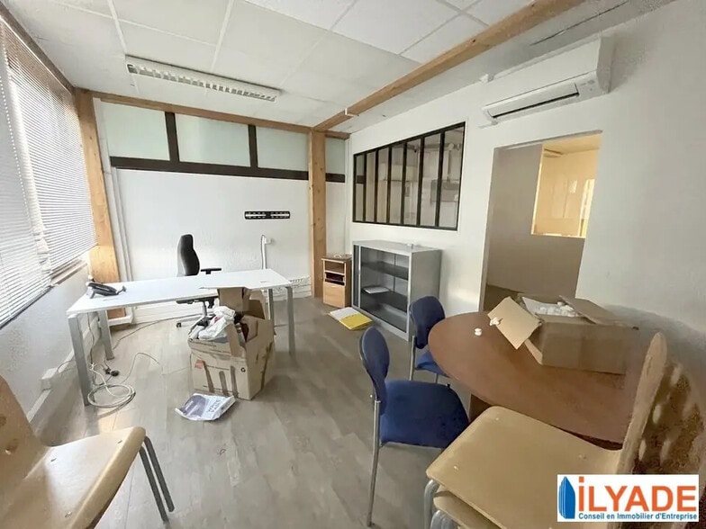 Bureau dans Gémenos à louer - Photo intérieure – Image 3 sur 8