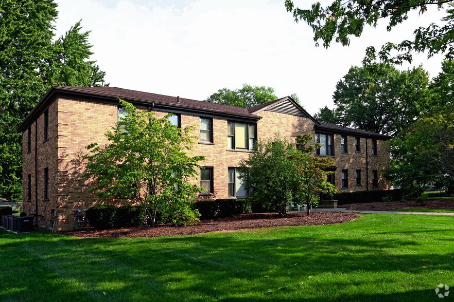 617 E Lincoln Ave, Royal Oak, MI à vendre - Photo principale – Image 1 sur 2