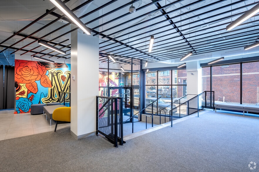 6750 Av de l'Esplanade, Montréal, QC à louer - Hall d’entrée – Image 3 sur 18
