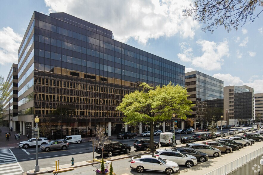 400 C St SW, Washington, DC à louer - Photo de l’immeuble – Image 3 sur 5