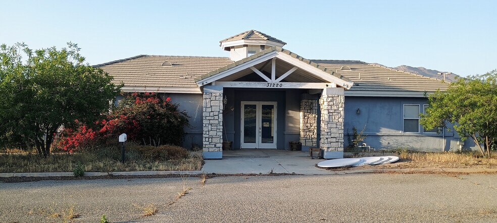 31220 Sage Rd, Hemet, CA à vendre - Photo de l’immeuble – Image 3 sur 4
