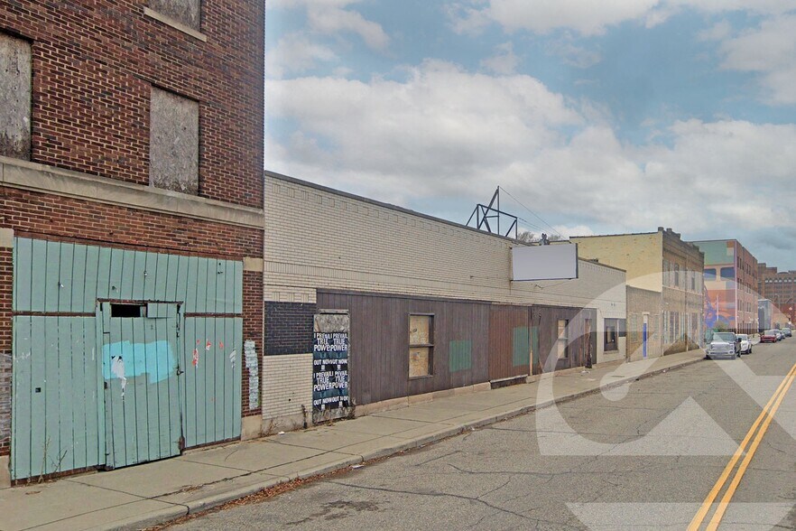 MILWAUKEE JUNCTION PORTFOLIO portefeuille de 8 biens à vendre sur LoopNet.fr - Photo de l’immeuble – Image 2 sur 4