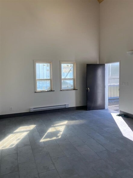 17430 Kennedy Rd, Pitt Meadows, BC à vendre - Photo intérieure – Image 2 sur 9
