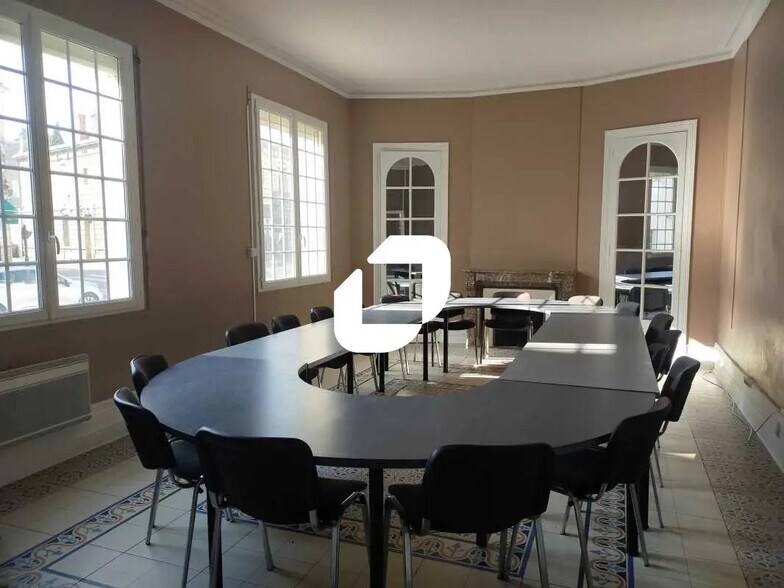 Bureau dans Bordeaux à louer - Photo de l’immeuble – Image 3 sur 17