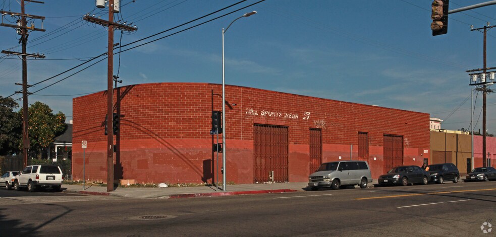2717 S Hill St, Los Angeles, CA à louer - Photo de l’immeuble – Image 1 sur 17