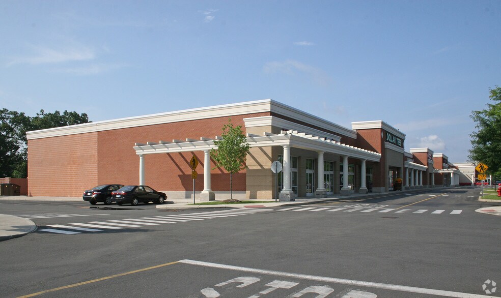 1095 Kennedy Rd, Windsor, CT à louer - Photo de l’immeuble – Image 3 sur 11