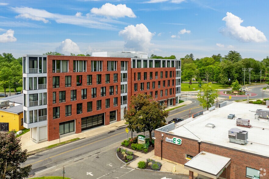 57 E Pleasant St, Amherst, MA à louer - Photo de l’immeuble – Image 2 sur 13