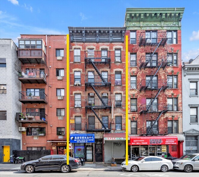 100 Madison St, New York, NY à vendre - Photo de l’immeuble – Image 1 sur 3