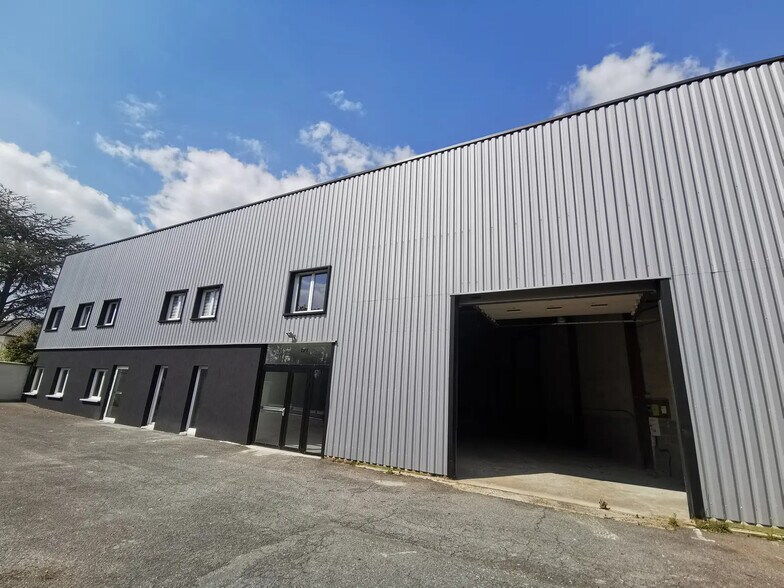 Local d'activités dans Tinqueux à vendre - Photo de l’immeuble – Image 2 sur 25