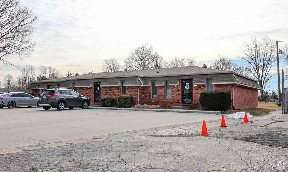 39-43 Motif Blvd, Brownsburg, IN à louer - Photo principale – Image 1 sur 7