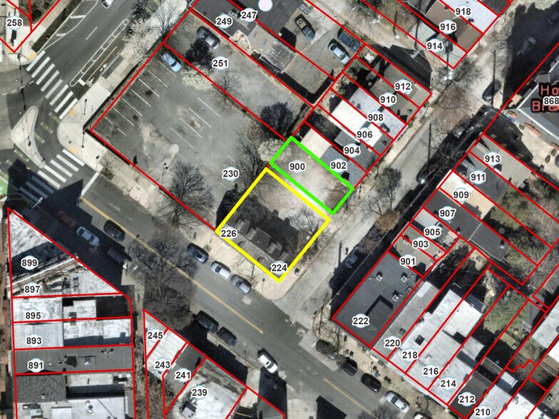 226 W Read St, Baltimore, MD à vendre - Photo de l’immeuble – Image 2 sur 15